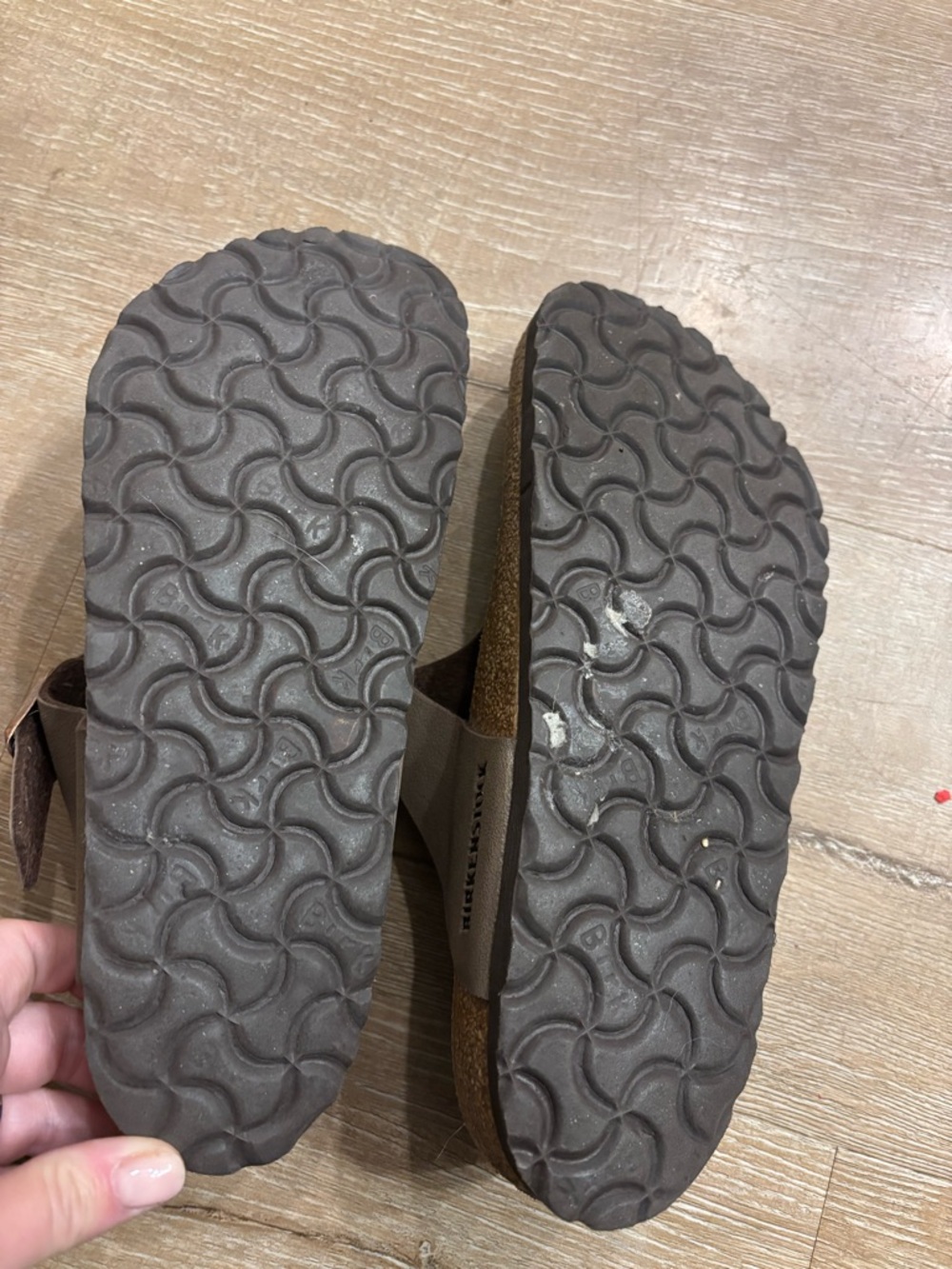 Birkenstock Gizeh Brown Leather Sandals - Picture 5 of 6